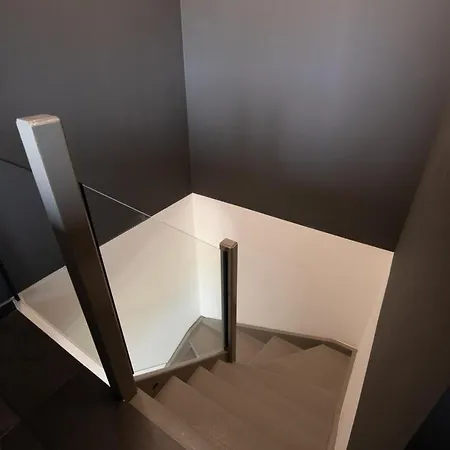 Mazet Design Vue 4 Guests *